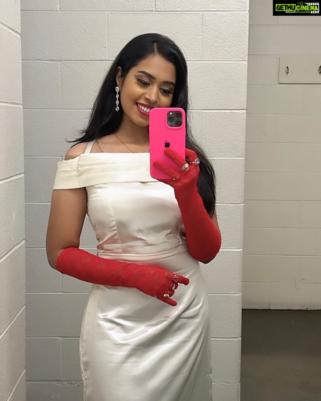 Haripriya Instagram - Canada Show Outfit by @styl_chennai ❤️🤍🇨🇦 Hamilton, Ontario