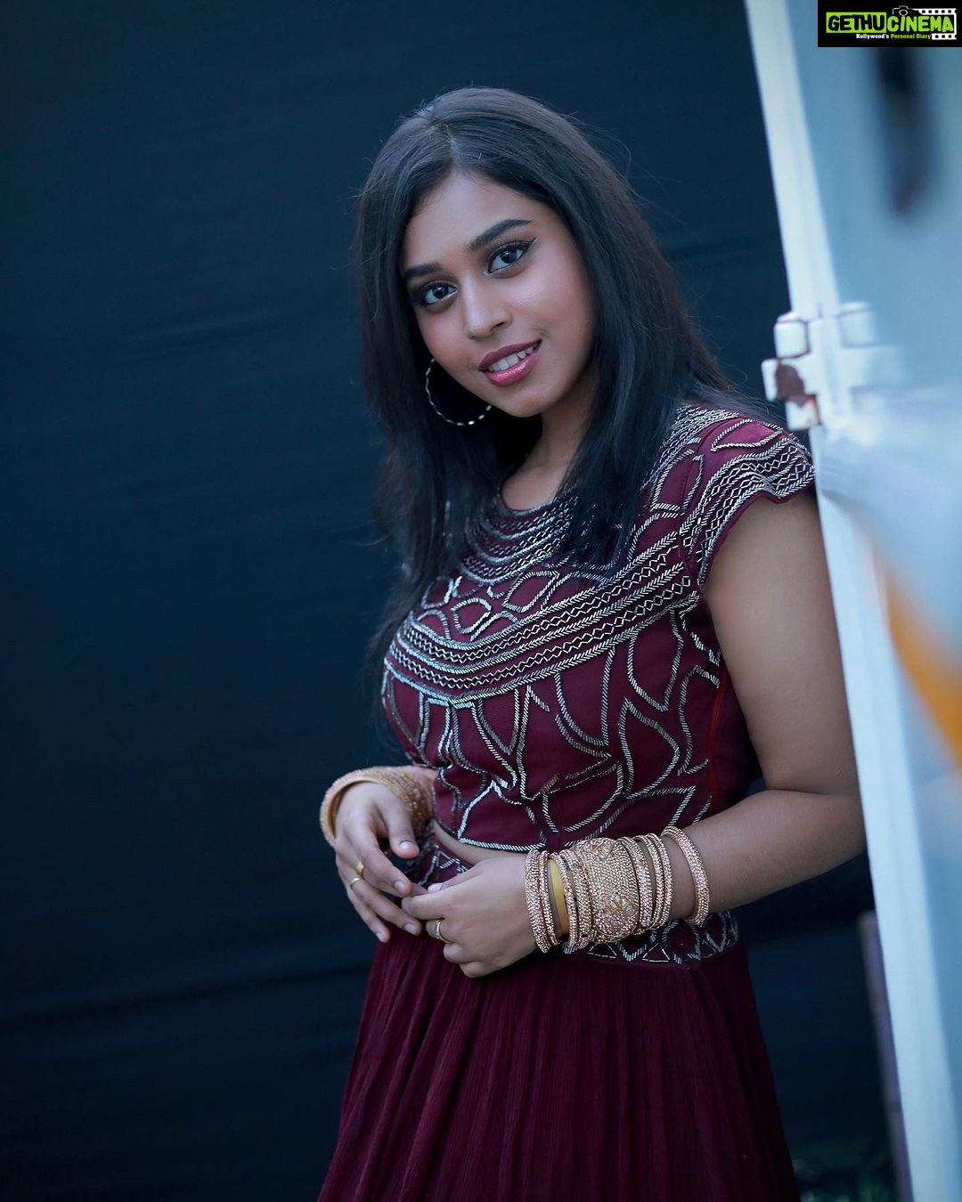 Haripriya Instagram - Outfit : @styl_chennai 🤍 . . . . #Haripriya #haripriyasinger
