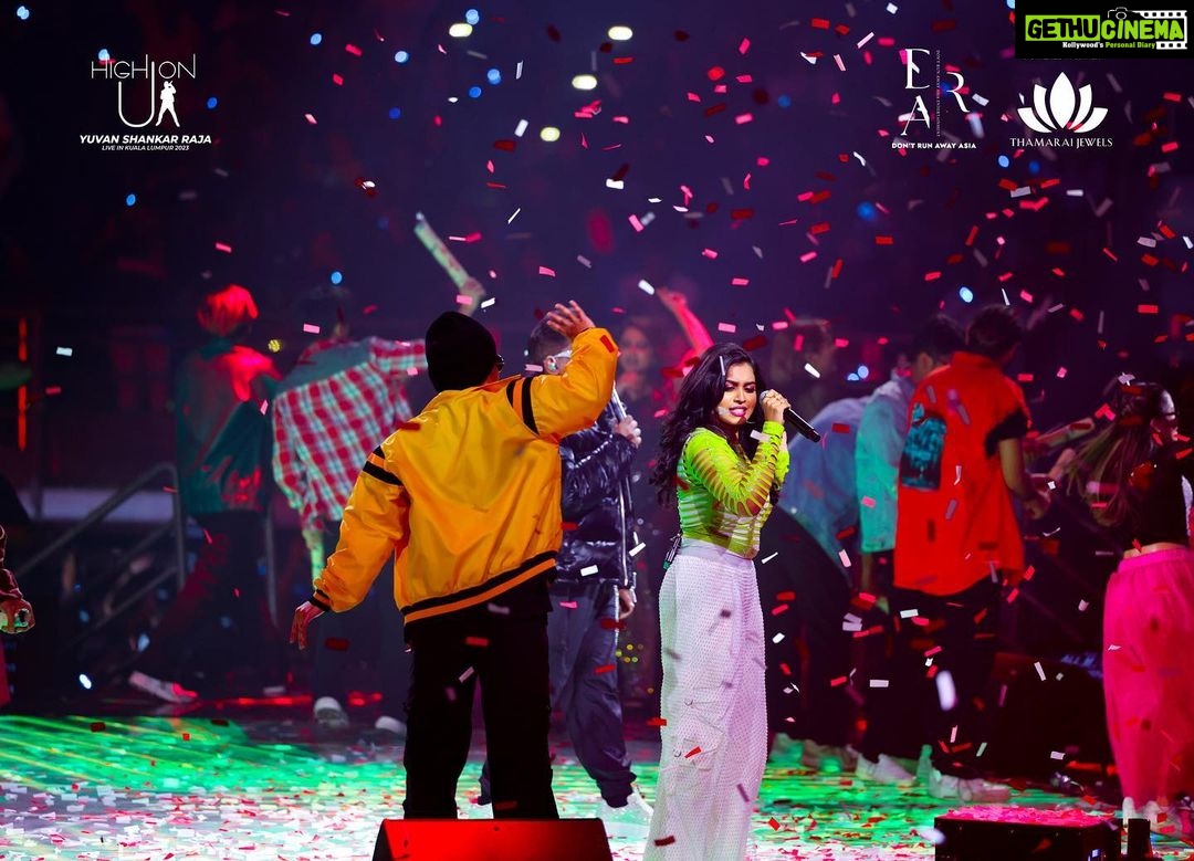 Haripriya Instagram - . Hey Yakka Yakka Yakka Paatu Padune Sokka Malaysia Audience Kootam Ellathukkum Orey Kondattam! Thank you @haripriyasinger for your ecstatic performance. Sending tonnes of love from Malaysia Axiata Arena
