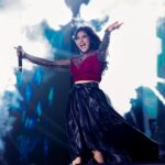 Haripriya Instagram - Pictures from U1 live in chennai. 🌹🖤 Outfit by @styl_chennai Pics by @k_studios_india #u1 #live #chennai #concert #haripriya #haripriyasinger #onstage YMCA, Chennai