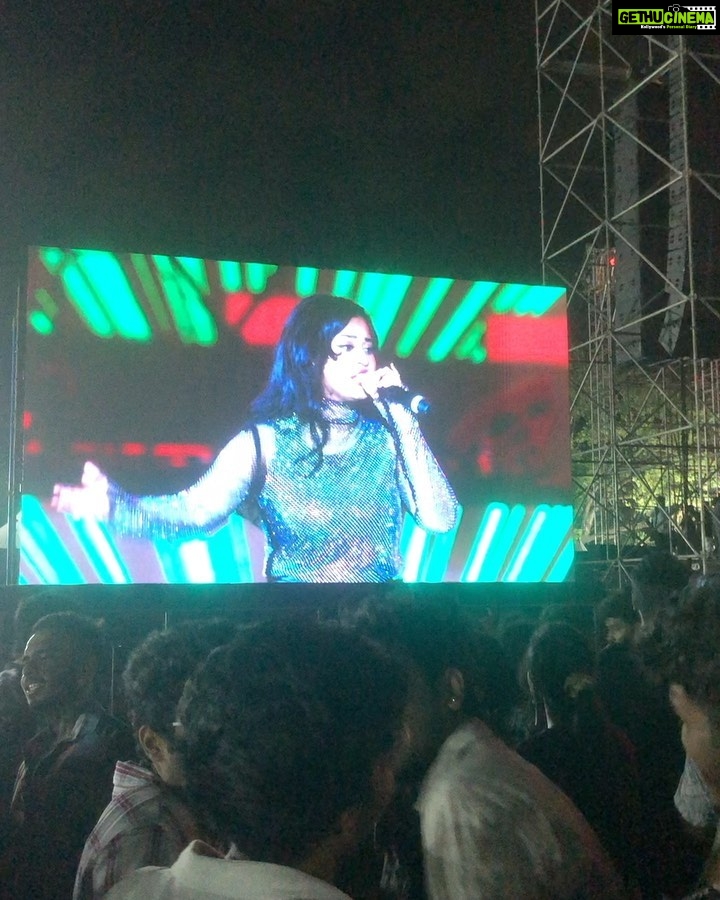 Haripriya Instagram - 🧿U1 live in chennai!!!! ✨🔥💫 Last night was madness, grateful to be a part of your team @itsyuvan ⭐️Thank you so much!! 🫶🏼 THANKS TO THE CRAZY AUDIENCE FOR THE GREAT ENERGY. 🫰🏻 Thanks to the whole team & the artists @protoolsguru1 @riyasdeenriyan @markthomas89 @raghuramankutty @aalaapraju @ranjithkg @singer_diwakar @priyankank @therealandreajeremiah @sivaangi.krish @rahulnofficial @mcsannaofficial @premgi @vishnupriya_ravi @noiseandgrains #yuvan #u1 #haripriya #haripriyasinger #explore #music #peace #chennai #concert YMCA, Chennai