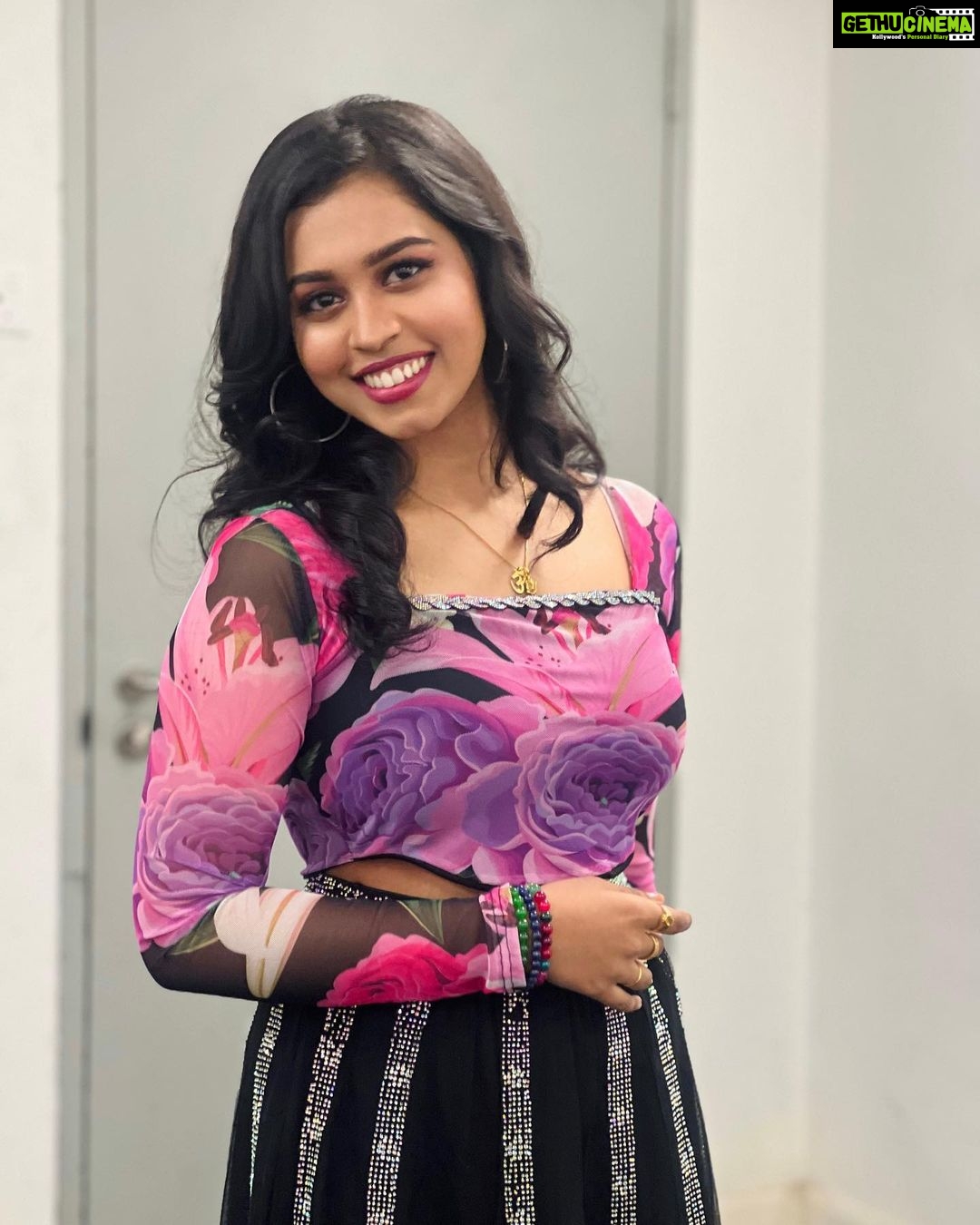 Haripriya Instagram - π€πΈβ¨ Styled by @zafroonnizar MUA- @makeover_by_mathie . . . . #Haripriya #haripriyasinger