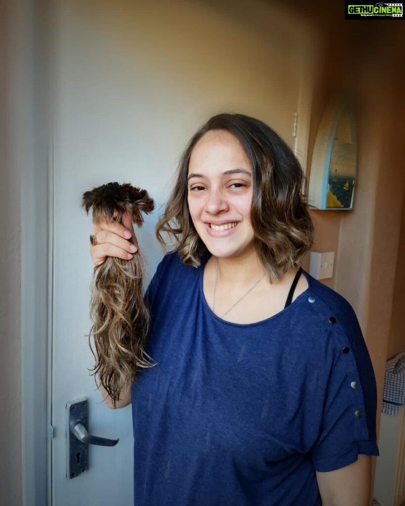 Hazel Keech Instagram - I always noticed new mums cut their hair short and i never understood why. I later learned about postpartum hairfall, which must suck when you’re adjusting to a new reality of tiny humans who, like a motion sensor, cry or poop the moment you step into the bathroom. I had decided when cut my hair short again id like to donate my hair to be made into wigs for people going through cancer treatments. My husband shared what it feels like to watch all his hair, eye lashes and eyebrows fall out while he was getting chemotherapy and how it really affects your self esteem. Im currently in UK and found The Little Princess Trust who take hair donations and turn them into wig for children going through hairloss as a result of chemotherapy. I wanted to share with you all this charity since I wasnt aware such things were done the first time i cut my hair short. Imagine all that long, beautiful we see on the salon fall can actually used to make someones life a little bit better. Thanks @officiallittleprincesstrust for accepting my hair donation (Ps this is not a paid promotion, i dont know this charity and have no affiliation with them, i just googled “hair donation for wig” and found them) ❤
