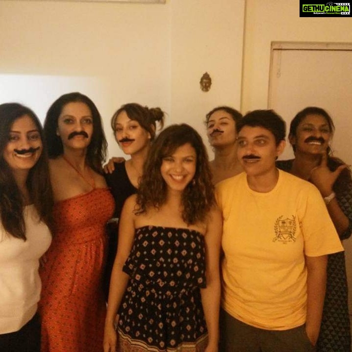 Hazel Keech Instagram - Happy (belated) Birthday Zahabia! As much as i love you, i hate that i was the only one to turn up to your costume party in a costume!!!!! Have an amazing year #throwback #birthday #sillyfriends
