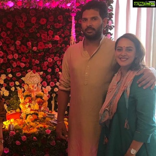 Hazel Keech Instagram - Happy Ganesh Chaturthi 2023 to all. Missing my mumbai family at this time… and modaks! Ganpati bappa moriya 🙏🕉️ (Orion loves me singing Jay Ganesha) ❤️