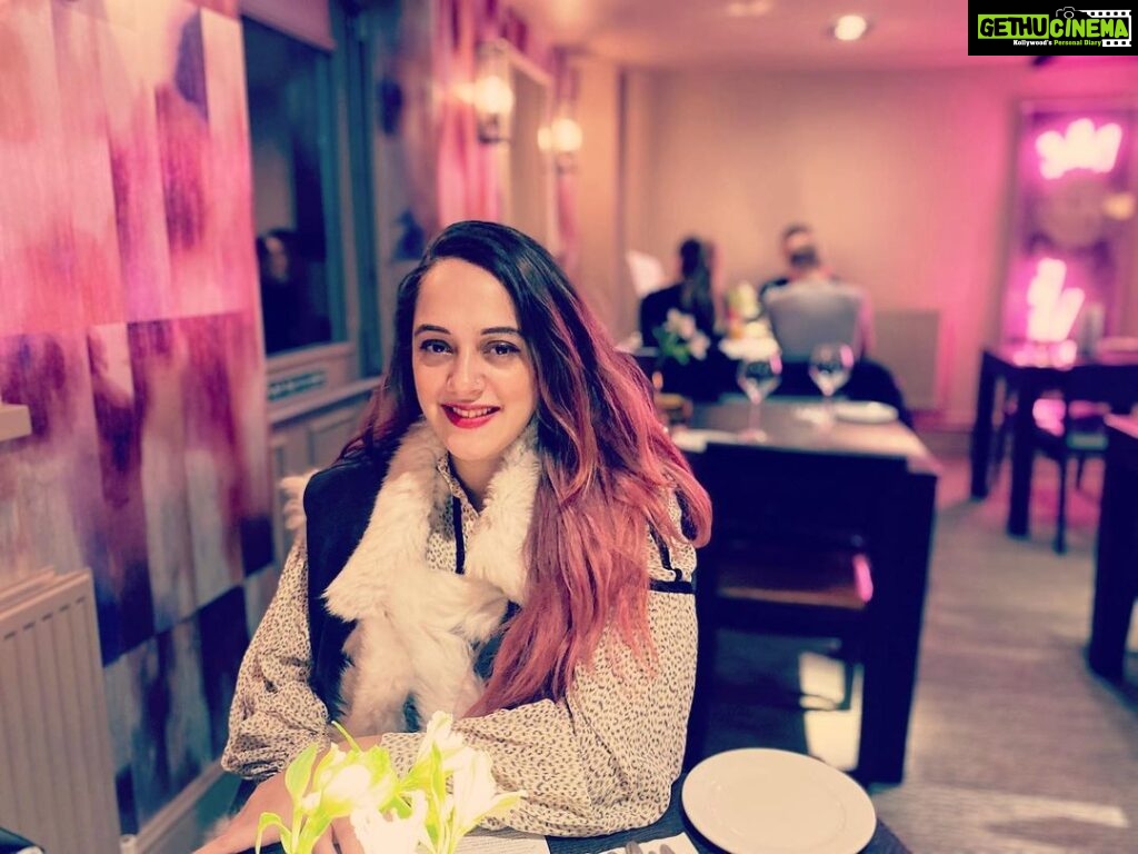 Hazel Keech Instagram - My first birthday as a new mum. My first time out as a new mum. The world has changed… i am grateful. Thanks @tinakeech and @robomummy xxx