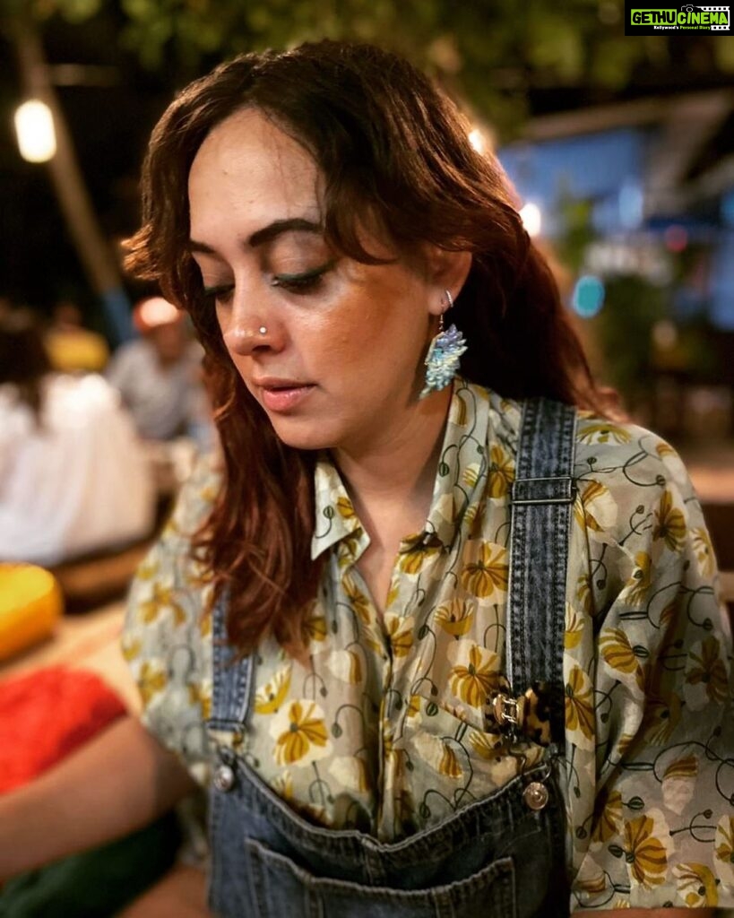 Hazel Keech Instagram - When i travel i love finding something special from place to always remind me of that trip! I love these earrings from @cocorootsjewelry in Goa. These handmade, gold plated earrings from mother of pearl are my nee favs
