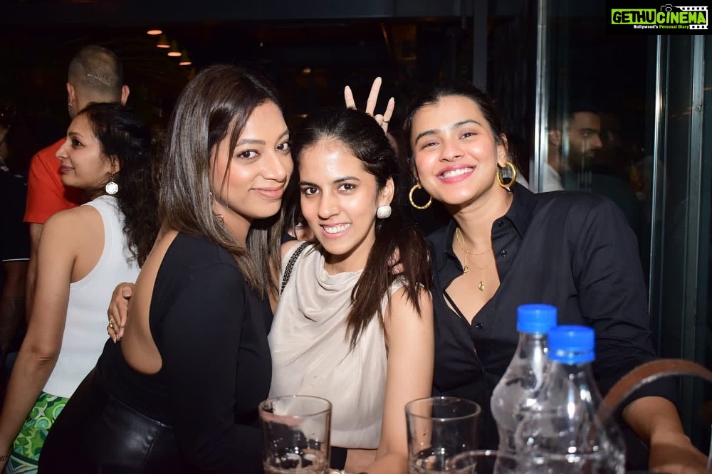 Hebah Patel Instagram - 2019-βΎοΈ #facslay always and forever! πππ πΈ: @mirza_hyder