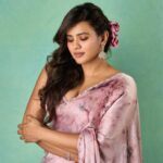 Hebah Patel Instagram - Styled by: @officialanahita Saree: @sujathadakotiya Jewels: @adornablesbysonalimehra Footwear: @footfuel_ Makeup: @makeupbyramakrishna Hair: @vijjireddyskht Style team: @pranathivarma.k Pic: @kalyanyasaswi