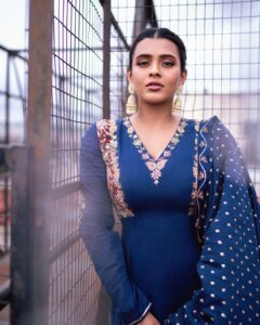 Hebah Patel Instagram - For an event many moons ago! Styled by @officialanahita Outfit: @indishreelabel Makeup and hair: @emraanartistry Pic: @adrin_sequeira