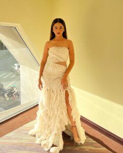 Helly Shah Instagram - At the Grand Opening of Namaste Vietnam Festival 2023 ❤️ Styled by @akankshakawediastyle Outfit by @nikhitatandon Earrings by @mozaati Rings by @mozaati @upakarna Hair by @keolimay @cobeheemin #namastevietnam #namastevietnamfestival #iffw #namastevietnam2023