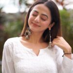 Helly Shah Instagram - Ok happy friendship day 🌝🕊️ Clicked by - @iam_rajinamdar Outfit: @thechikanlabel Styling: @styling.your.soul
