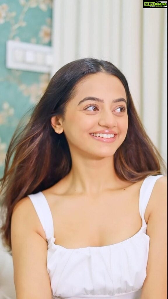 Helly Shah Instagram - When my skin is feeling dull, my go to solution for a salon-like facial has to be the OxyBlast facial from @cherylsskincare It is a seven step facial yoga massage technique which will help penetrate active ingredients deep into your skin giving you salon-like glow at home! . Get the Cheryls Oxyblast Facial from @Nykaa today! Shop now! Link in Bio . #Ad #CherylsCosmeceuticals #OxyBlastFacial #SalonLikeFacialAtHome @cherylsskincare