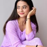 Helly Shah Instagram – Alexa play …….. ? 

Clikced by @aashkapatelphotographyy
 
MUA @umabellabeauty & 
@makeupartist_nafs