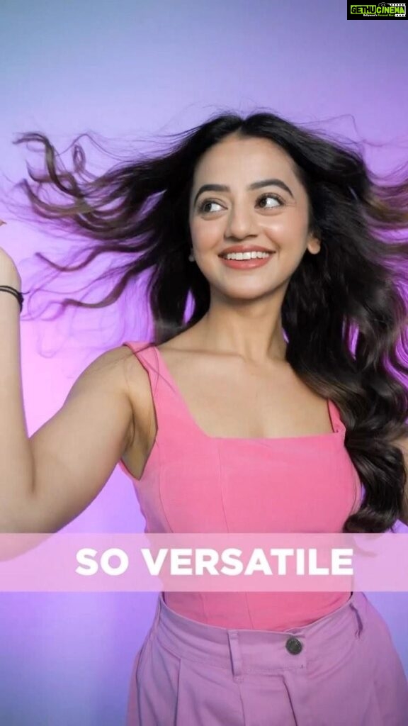 Helly Shah Instagram - Hey guys I just got dared to try out the hottest hair Color trend in town - Matrix Color Melt and I can’t believe how lovely my hair looks 😍!! You guys have to try this out!! @sanjanasanghi96 dared me and now we dare you’ll to take the #DareToMelt Challenge and join us in the dare! You can choose from 4 different color melts: Red, Gold, Mocha and Choco Melt to rock any look! Don’t miss out and head over to a Matrix salon near you to get your hair colored too! #Ad @matrixindia_lnc #DareToMelt #MatrixColorMelt #matrixindia