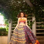 Helly Shah Instagram - ❤️ Styled by: @styleitupbyaashna Outfit: @creativefashion_by_himani Shot by: @mirajverma_photography Hair & Makeup: @celebsmakeupbysejal @makeoverbysejalthakkar #navratrispecial #hellyshah #gujarati #navratri
