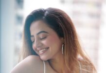 Helly Shah Instagram - What are you proud of today ?? ❤️✨