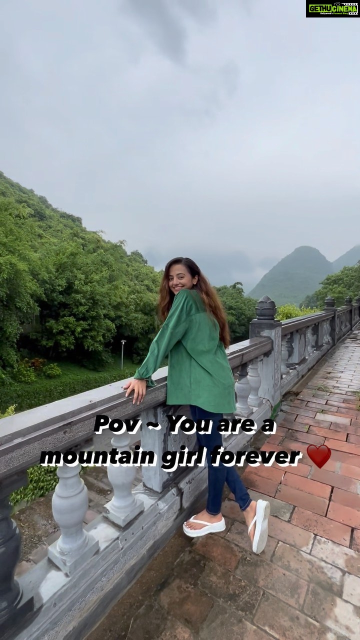 Helly Shah Instagram - Me to mountains 🥹❤️♾️