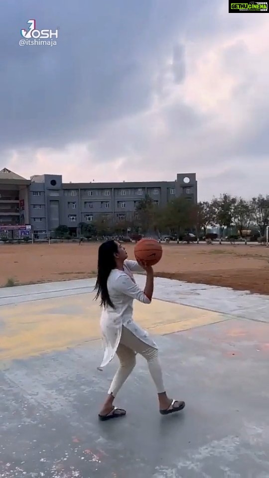Himaja Instagram - Yayy 😉 @JOSHAPP.TELUGU @OFFICIALJOSHAPP #JOSHAPP #joshmeinaaja #officialjoshapp