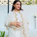 Himanshi Khurana Instagram - Outfit @harkiranbasra