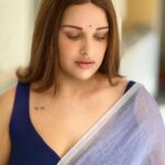 Himanshi Khurana Instagram –