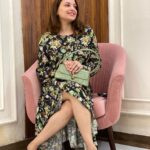 Himanshi Khurana Instagram -