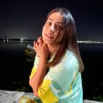 Hina Khan Instagram - The most beautiful, serene and calm Dal lake at night.. #kashmirdairies #DilSeKashmiri #kashmirigirl #panenkasheer ❤️