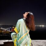Hina Khan Instagram - The most beautiful, serene and calm Dal lake at night.. #kashmirdairies #DilSeKashmiri #kashmirigirl #panenkasheer ❤️