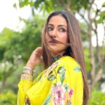 Hina Khan Instagram - The joy of dressing up 💛 @drzya_ridhisuri