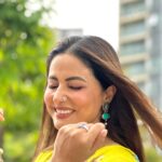 Hina Khan Instagram - The joy of dressing up 💛 @drzya_ridhisuri
