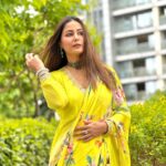 Hina Khan Instagram - The joy of dressing up 💛 @drzya_ridhisuri