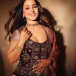 Hina Khan Instagram - Nothing feels as perfect as traditional wear.. Love it 😍 Outfit: @anjumodi Jewellery: @razwada.jewels @amigos.rizwan Styled by: @kansalsunakshi assisted by @siddhi_p17 MUAH @sandhyavermamakeovers 📸 @shutterstrings
