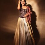 Hina Khan Instagram - Nothing feels as perfect as traditional wear.. Love it 😍 Outfit: @anjumodi Jewellery: @razwada.jewels @amigos.rizwan Styled by: @kansalsunakshi assisted by @siddhi_p17 MUAH @sandhyavermamakeovers 📸 @shutterstrings