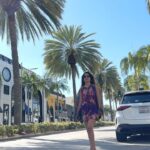 Hina Khan Instagram - Something’s are worth the splurge😬 #rodeodrive #losangeles #beverlyhills Rodeo Drive