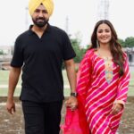 Hina Khan Instagram - #ShindaShindaNoPapa ❤️ @gippygrewal @realhinakhan