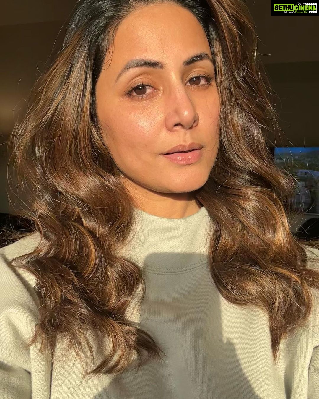 Hina Khan Instagram - Khush rang hina.. #nofilter