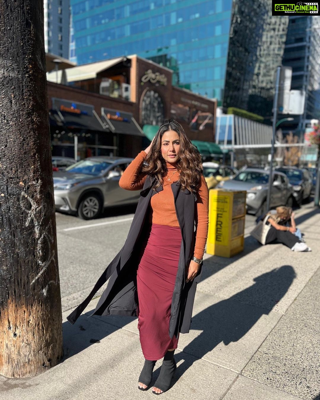 Hina Khan Instagram - And she continued.. #fallfashion
