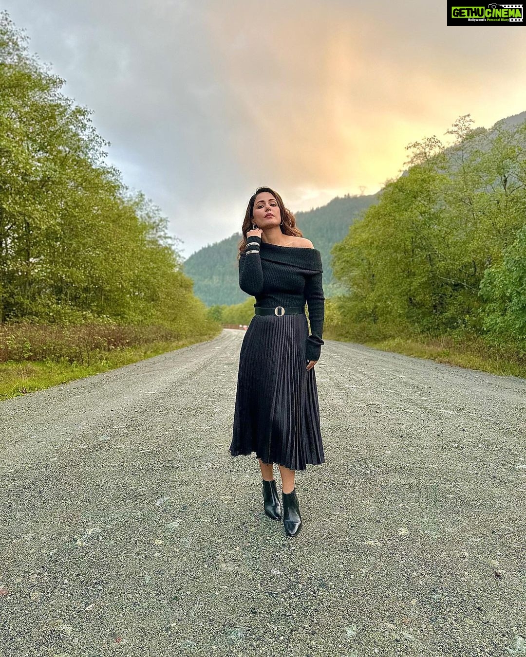 Hina Khan Instagram - Dude I don’t really care kinda look.. #BlackLover #winterstyle #FallFashion