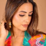 Hina Khan Instagram - Stay chic 💚 Outfit:- @advait_in x @doh_tak_keh Jewels:- @ananaofficial @blingthingstore Styled by @kansalsunakshi MUAH @sachinmakeupartist1 @_hair.by.freya_ 📸 @stolenmomentshub