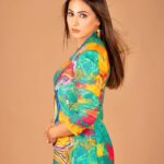 Hina Khan Instagram - Stay chic 💚 Outfit:- @advait_in x @doh_tak_keh Jewels:- @ananaofficial @blingthingstore Styled by @kansalsunakshi MUAH @sachinmakeupartist1 @_hair.by.freya_ 📸 @stolenmomentshub