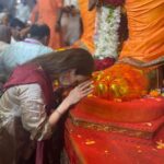 Hrishitaa Bhatt Instagram - 🙏 Grateful for the opportunity to visit Lal Baug Ganpati and receive His divine blessings. 🌟 May His blessings reach all #LalBaugGanpati #Blessed #GanpatiBappaMorya 🕉️ . . Styleby - @stylebyriyajn Outfit- @pairaahanofficial Managed by - @moushumibanerji . . . . . . #hrishitaabhatt #bollywoodactress #mumbaiinfluencer #mumbaiinstagrammers #mumbaidaily #mumbaigram #mumbaifashion  #bollywoodfashion #bollywoodstyle #indianactress #ganpati #ganpatibappamorya #lalbaughcharaja #ganpatidarshan Lalbaugcha Raja Sarvajanik Ganeshotsav Mandal