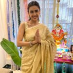 Hrishitaa Bhatt Instagram - On this auspicious day, may Lord Ganesha shower his blessings upon you and your family ✨️ . . . . . #hrishitaabhatt #bollywoodactress #mumbaiinfluencer #mumbaiinstagrammers #mumbaidaily #mumbaigram #mumbaifashion  #bollywoodfashion #bollywoodstyle #indianactress #ganeshchaturthi #ganeshchaturthi2023 #ganpatibappamorya #ganpati #ganeshutsav
