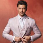 Hrithik Roshan Instagram – Feel truly special on your milestone occasions with @arrow_1851’s new collection! Here are some of my favourite pieces from Arrow’s latest collection.

#DeservesAnArrow #Arrow
