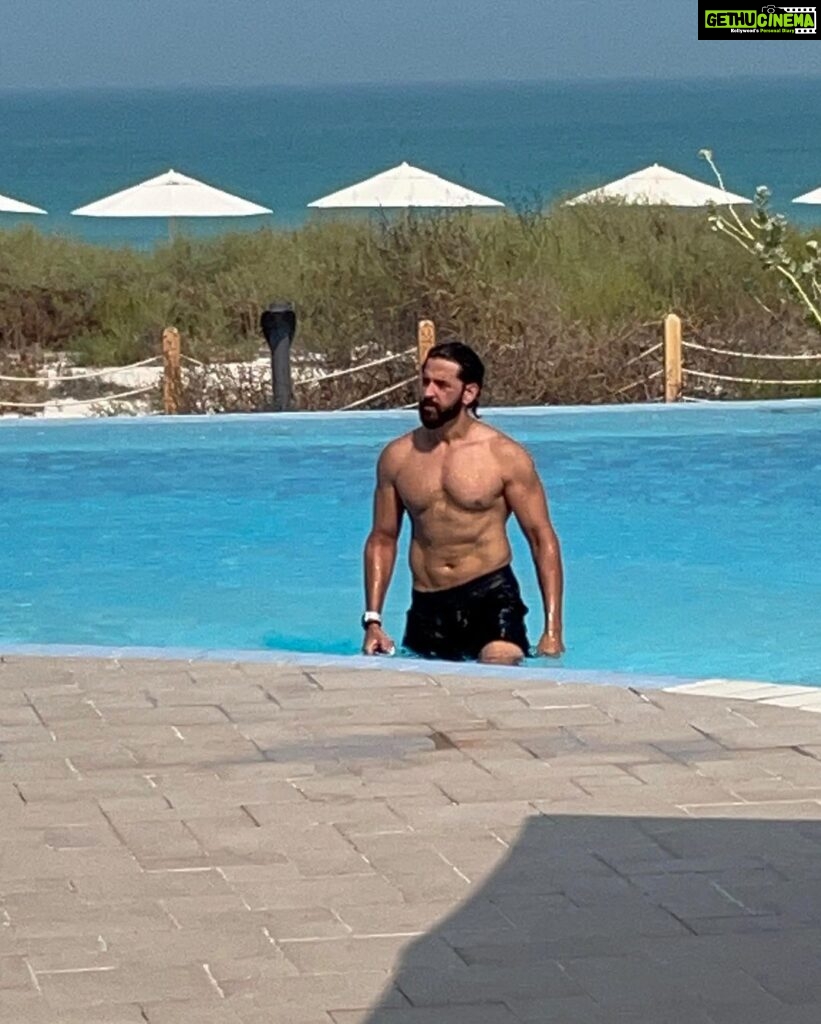 Hrithik Roshan Instagram - Vacation over. Presenting before and after pics. See you in the gym.