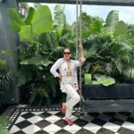 Huma Qureshi Instagram - Beautiful Memories… Beautiful Home away from Home .. this is most stunning property I’ve stayed in .. Thanks @airbnb for this gift 🎁 Outfit @nautanki.apparel