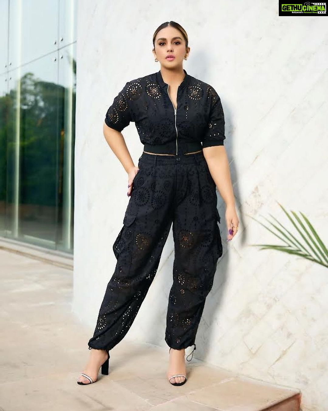 Huma Qureshi Instagram - 🖤 Styled by : @sanamratansi Assisted by : @nirikshapoojary_ @ankitha_chauhan @sr_styleco Coords - zara Earrings : @houseofshikha Rings - @e3kjewelry @ascend.rohank Photographer : @akshat_rastogi22 Hair : @rakshandairanimakeupandhair Make up : @ajayvrao721 Nails : @itssoezi