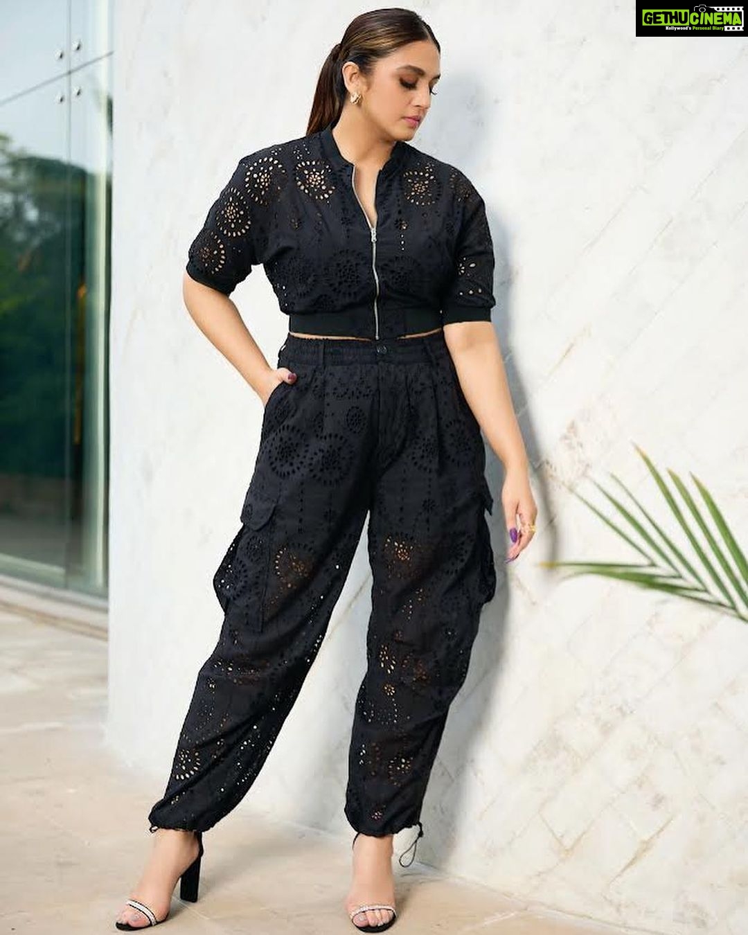 Huma Qureshi Instagram - 🖤 Styled by : @sanamratansi Assisted by : @nirikshapoojary_ @ankitha_chauhan @sr_styleco Coords - zara Earrings : @houseofshikha Rings - @e3kjewelry @ascend.rohank Photographer : @akshat_rastogi22 Hair : @rakshandairanimakeupandhair Make up : @ajayvrao721 Nails : @itssoezi