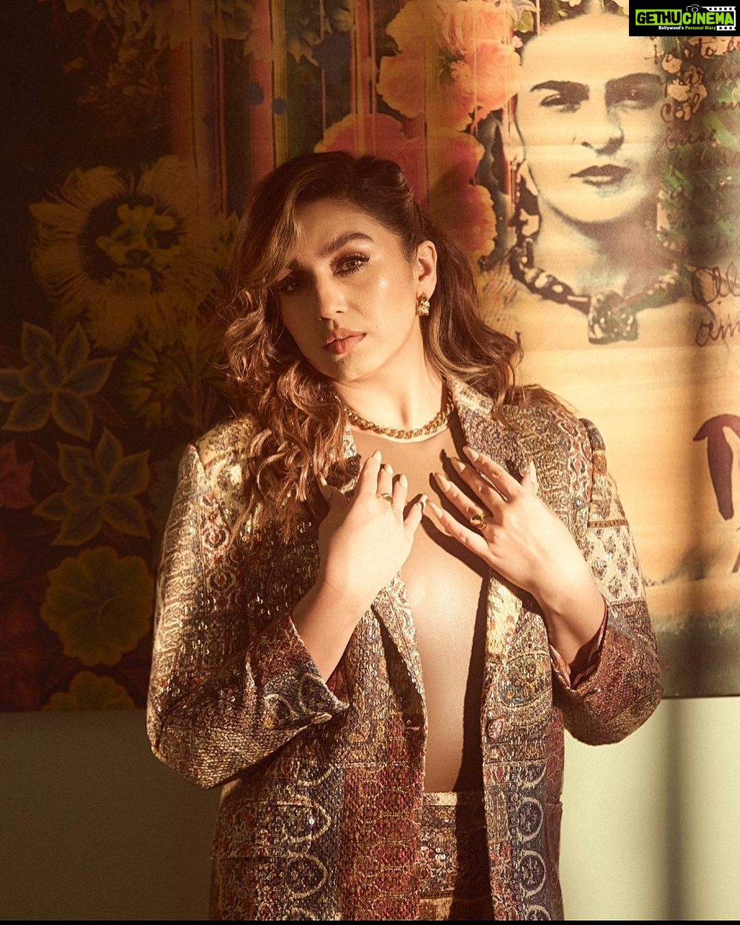 Huma Qureshi Instagram - Let Art inspire Life … what else is there in the mundane anyway .. haina.. #goldengirl #mood #love Outfit: @eizabykaaj All jewellery: @e3kjewelry @ascend.rohank Bodysuit: @skims Shoes: @louboutinworld Styled by: @dhruvadityadave Hair by: @nargis9052 Make up by: @ritikavatsmakeupandhair Shot by: @gohil_jeet Nails @itssoezi