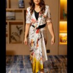 Huma Qureshi Instagram - 🌺 #ahmedabad #daytrip #casual Outfit: @akok.in Shoes: @trufflecollectionindia Jewellery: @shopanatina @e3kjewelry @ascend.rohank Styled by: @dhruvadityadave Make up by: @ritikavatsmakeupandhair Hair by: @nargis9052 Shot by: @devansh5