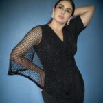 Huma Qureshi Instagram - Black Swan 🦢 Styled by @aeshulalanshah @kanysshka Outfit @babitamalkani @viralmantra Jewellery @hybajewels Footwear @aands_official @ascend.rohank Make up @ajayvrao721 Hair @rakshandairanimakeupandhair Nails @itsoezi Photographer @harshalshah95